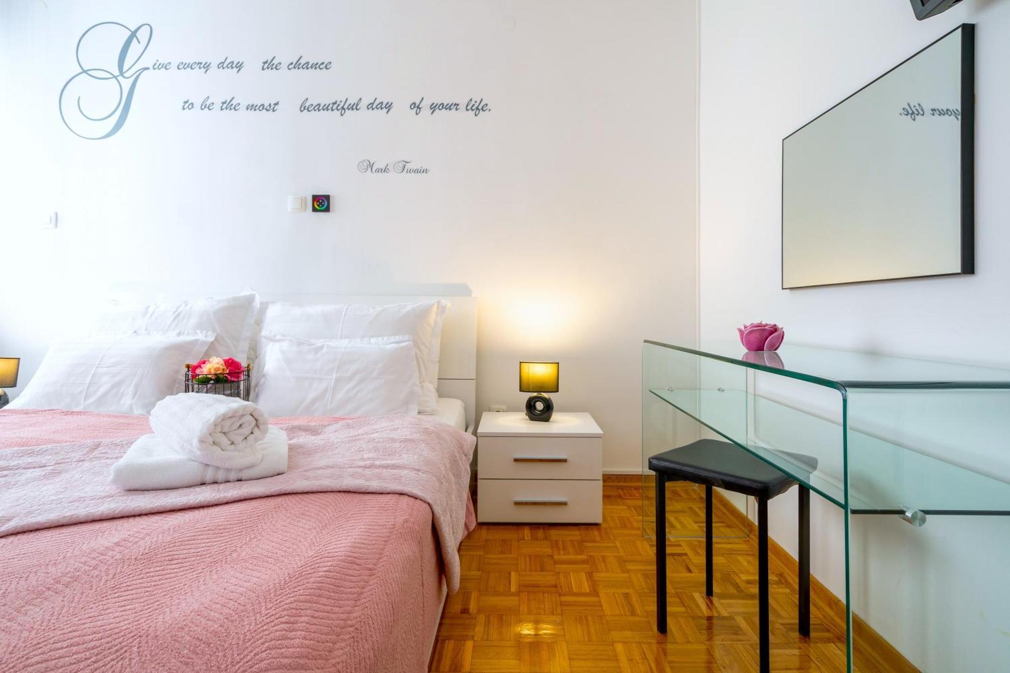 Apartma Luxe Comfort Melesio In Centre